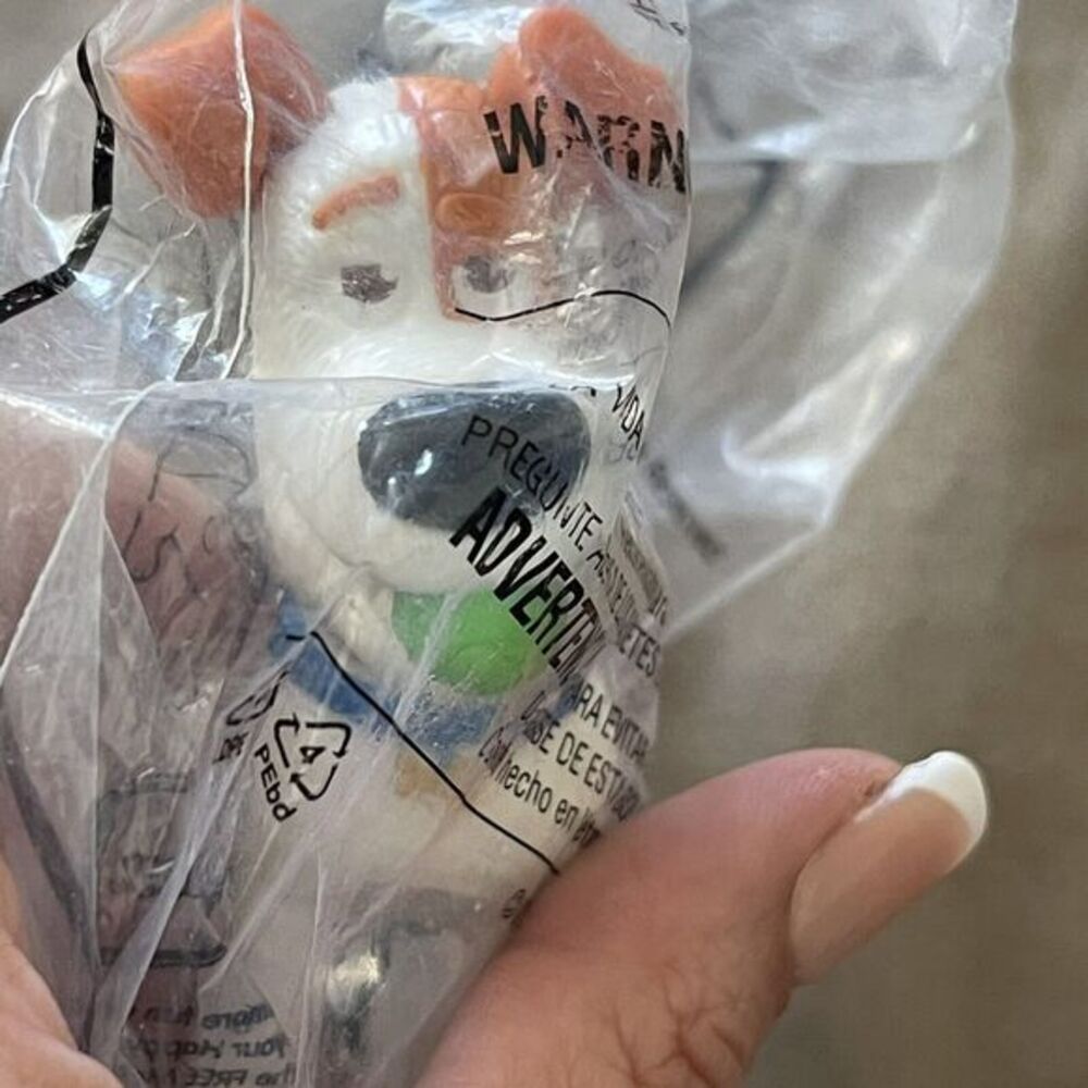 Happy Meal Toy Secret Life Of Pets 2  2019 McDonald’s Tail Wagging Max #1 kids